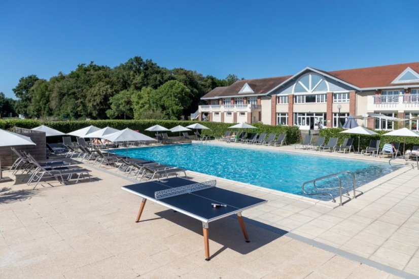 CORNILLEAU: Lifestyle Outdoor, bílý rám / černý povrch hladký