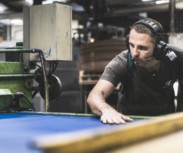 Rozdíly mezi jednotlivými modely stolů CROSSOVER 2025