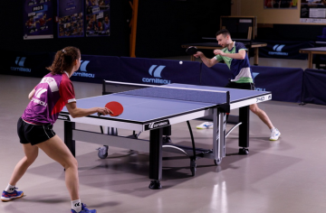 Stoly schálené federacemi FFTT a ITTF