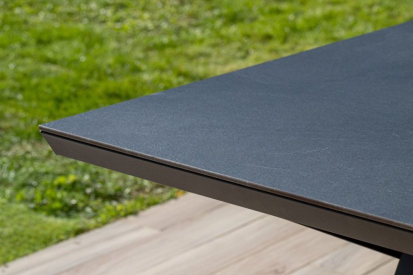 CORNILLEAU: Lifestyle Outdoor, černý rám / černý kámen