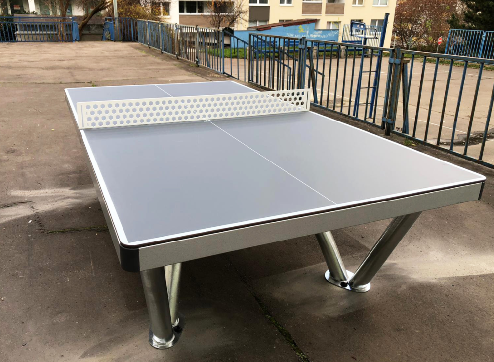 Realizace v proluce mezi paneláky na Praze 3, ul. Jeseniova 23